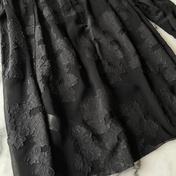 Aritzia Wilfred Long Sleeve Dress with Floral Applique Fabric and Slip - Picture 11 of 14